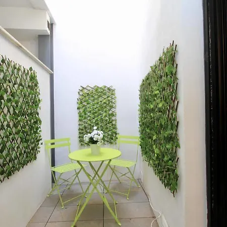 Inside Alhacaba Apartment Granada